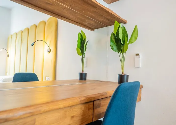 Palase Elite * Himara