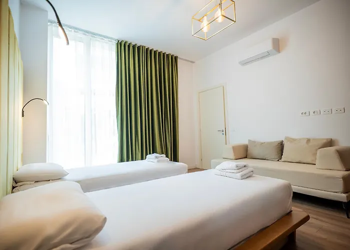 Palase Elite * Himara