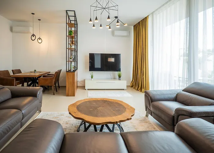 Willa Palase Elite Himara