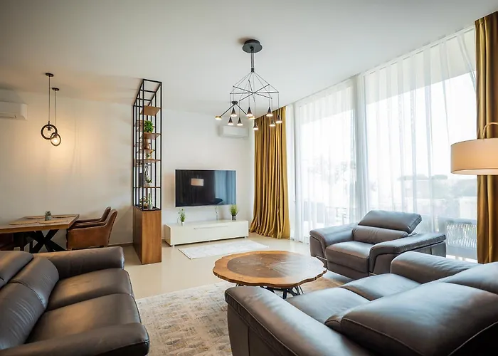 Palase Elite * Himara